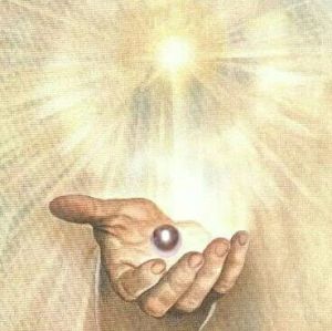 parel-in-gods-hand-2